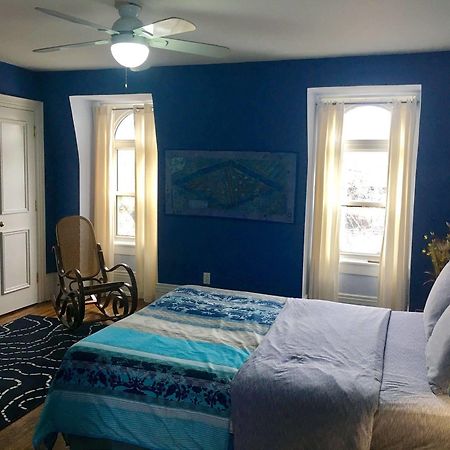 Comfy Guesthouse & Suite トロント エクステリア 写真