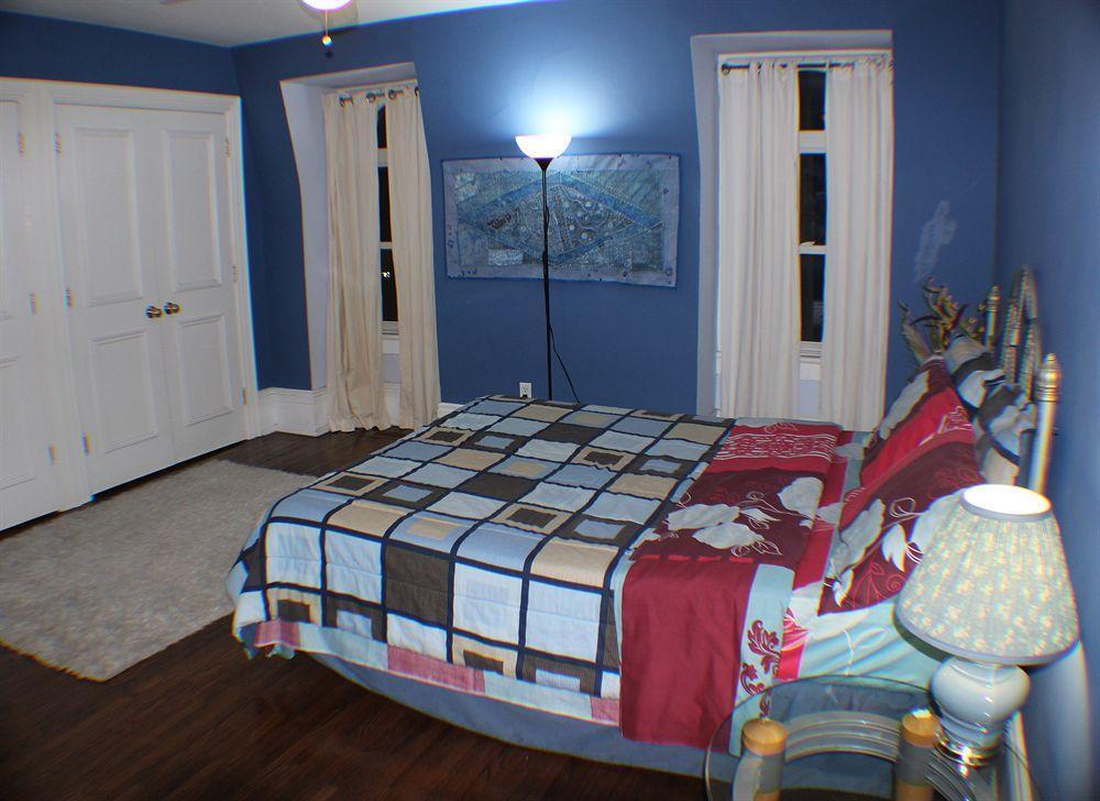 Comfy Guesthouse & Suite トロント エクステリア 写真