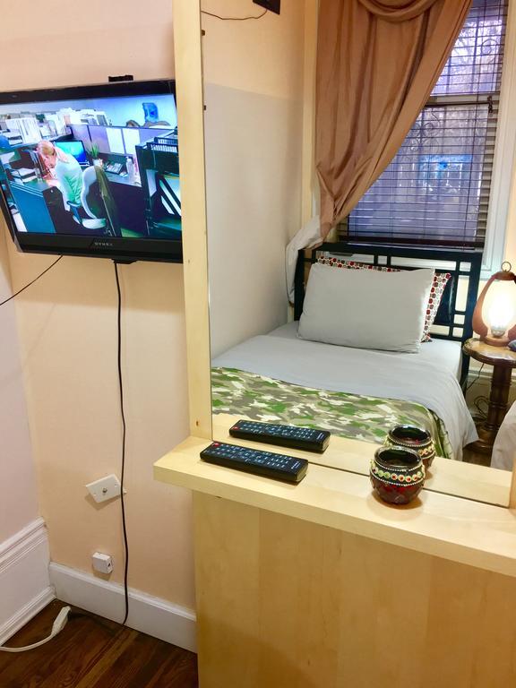 Comfy Guesthouse & Suite トロント エクステリア 写真