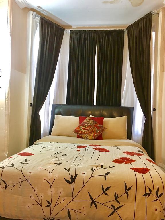 Comfy Guesthouse & Suite トロント エクステリア 写真