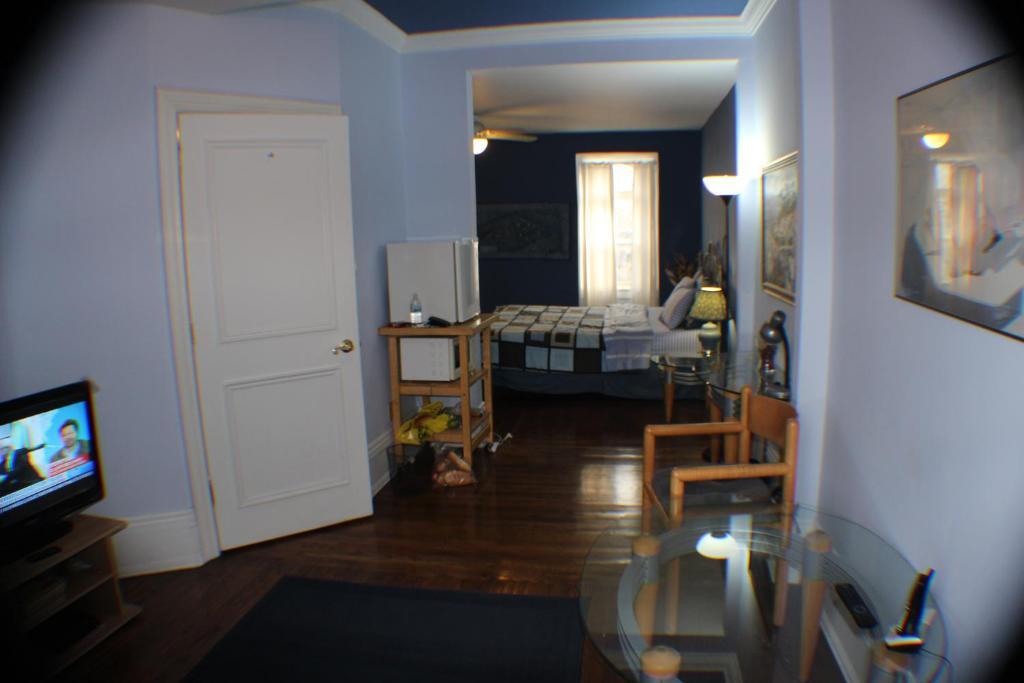 Comfy Guesthouse & Suite トロント エクステリア 写真