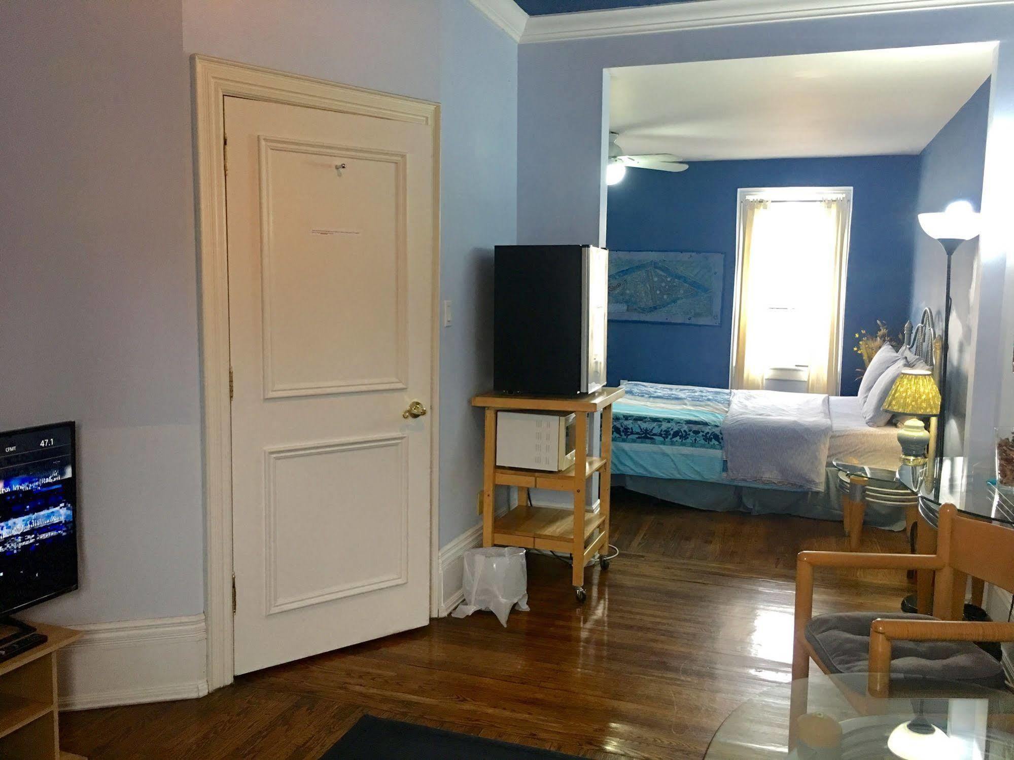 Comfy Guesthouse & Suite トロント エクステリア 写真